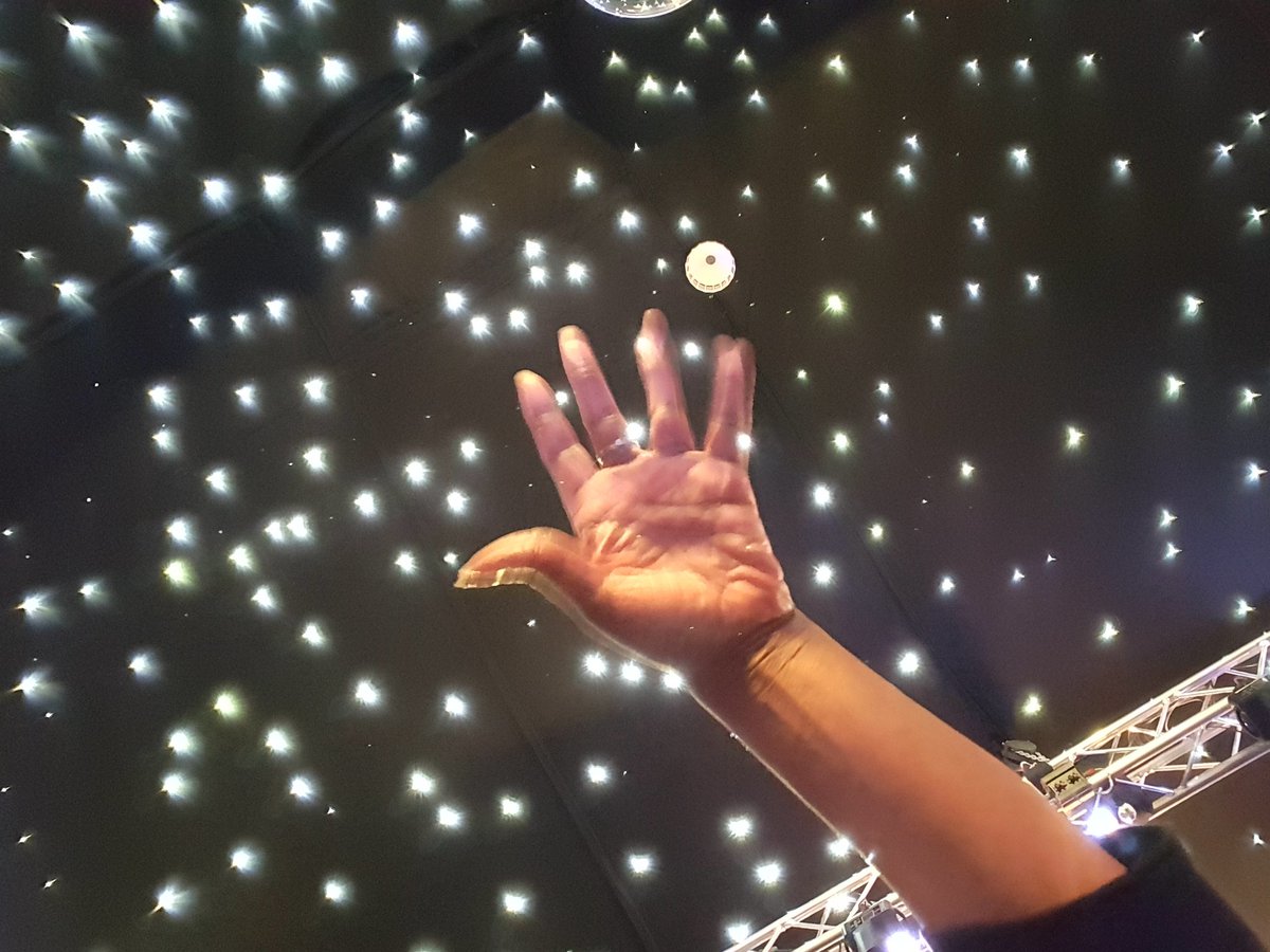 angjeer65's tweet photo. Reaching for the stars@deitlingcountyground at the From Russia with Love Christmas Party #deitling #it'schristmas https://t.co/gtqSFpkEQN