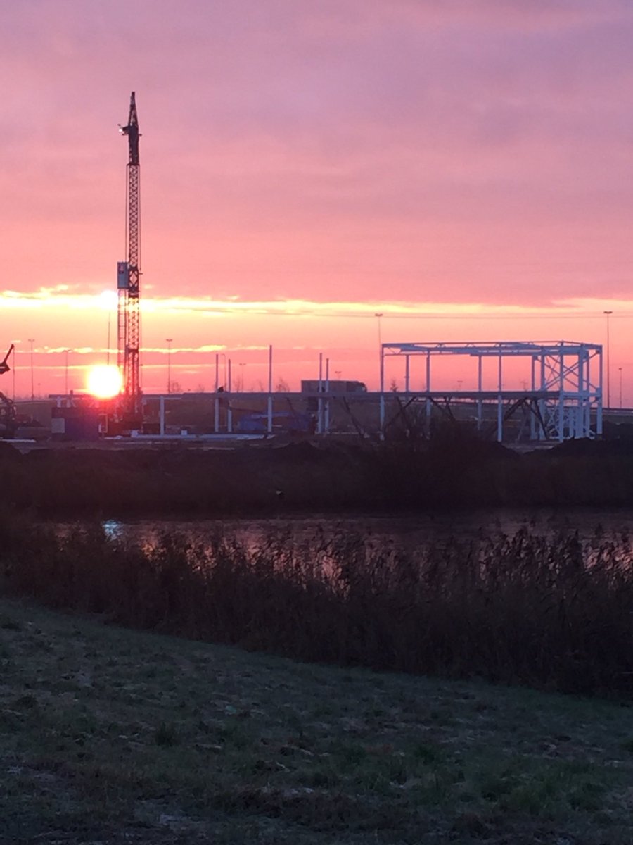RenaultTerwolde's tweet photo. En weer is de nieuwbouw in Groningen een stap verder. De staalconstructie begint vorm te krijgen. https://t.co/49qUbL81Cj