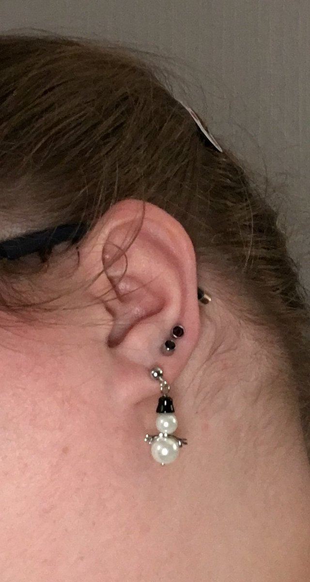 LizzieCharlton's tweet photo. Broken out my snowman earrings - @MustardSeedSingβs Christmas performances start on Sunday! Eek! #singforgood https://t.co/pJlSXwnwKH