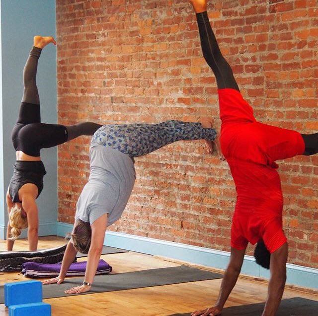 artmuseumarea's tweet photo. ✨🧘🏽‍♀️#December monthly class passes on sale for $115 @WakeUpYoga 🧘🏼‍♂️✨ .
..
...
#wakeupyoga #phillyyoga #artmuseumarea #fairmount #flow #vinyasa #yin #yoga https://t.co/Hb7LgbKe4Y