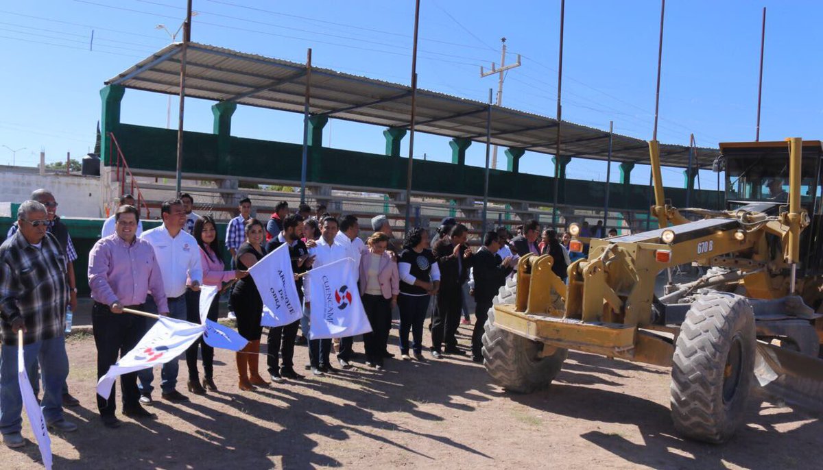 AlyGamboa's tweet photo. Banderazo de arranque de remodelación del estadio de beisbol del municipio de Cuencamé, la cual tendrá una inversión de 7 MDP @ismael_3gm recursos gestionados por @otnielgarcia y una servidora https://t.co/vD9WEfVdfF