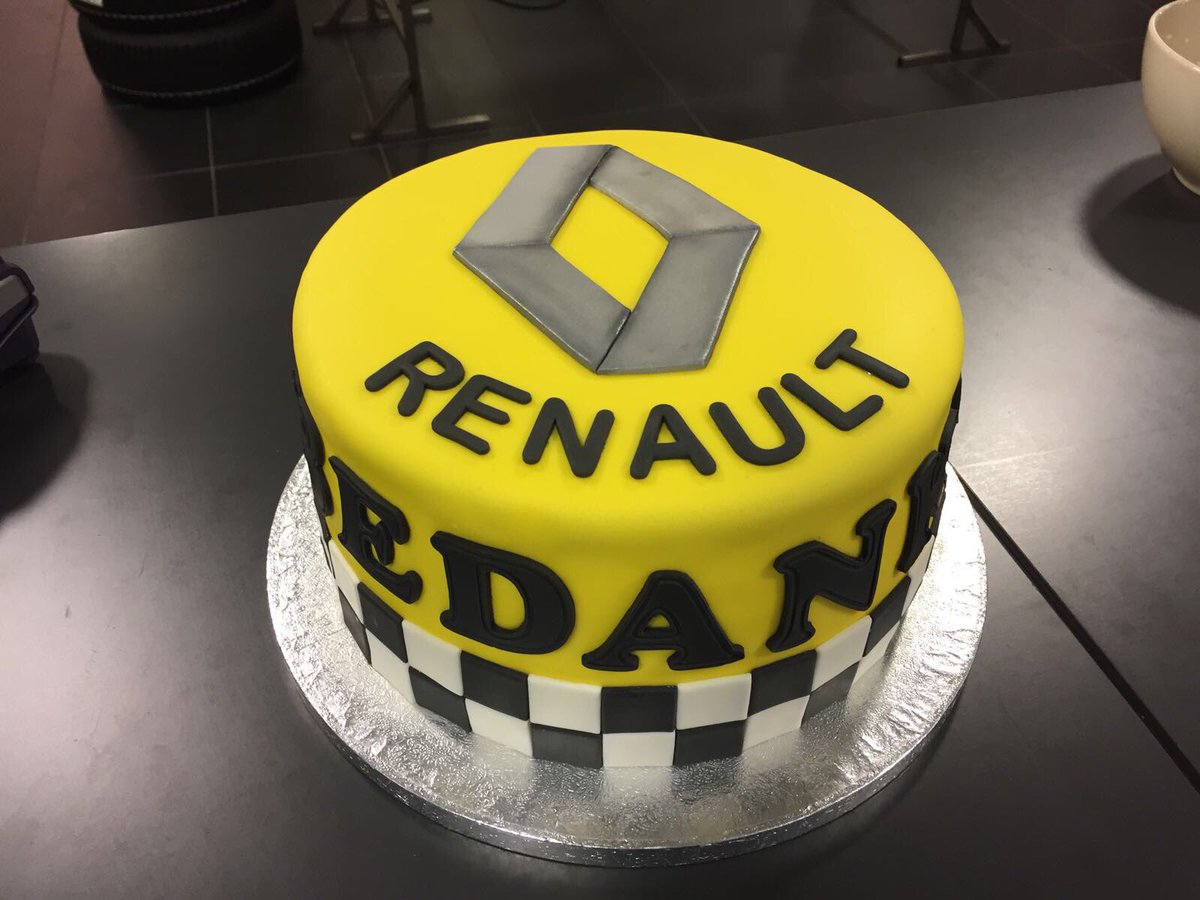 In Hoogeveen kwam een tevreden klant met een wel heel bijzondere taart. Origineel en erg lekker maar vooral als gebaar erg leuk om te krijgen.