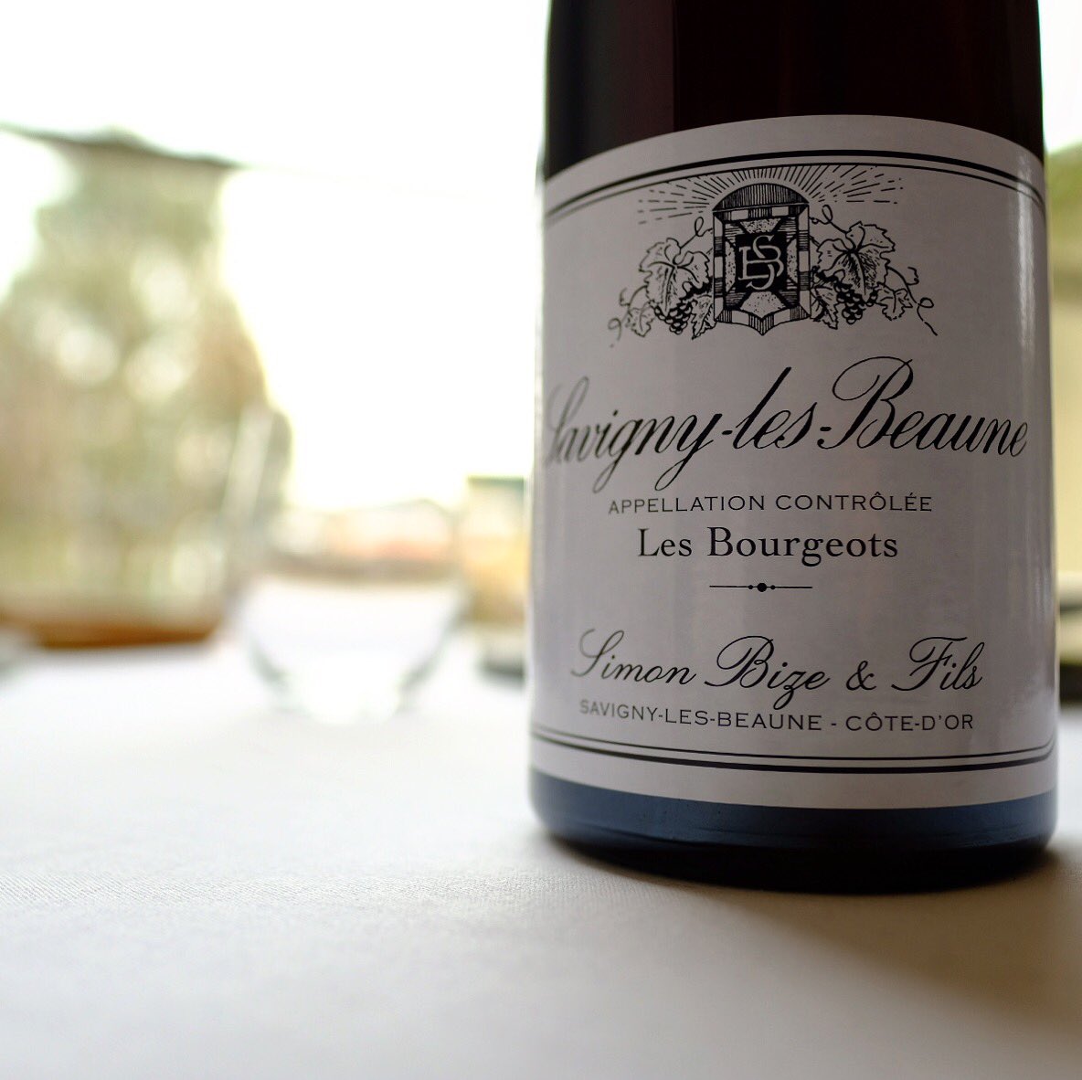 bio_matsuki's tweet photo. 広角でブツ撮りって不思議な気がする
#savignylesbeaunes #lesbourgeois #pinotnoir #bourgogne #simonbize #fujifilm_xseries #xt2 #xf16mm https://t.co/sELmw2hpTZ