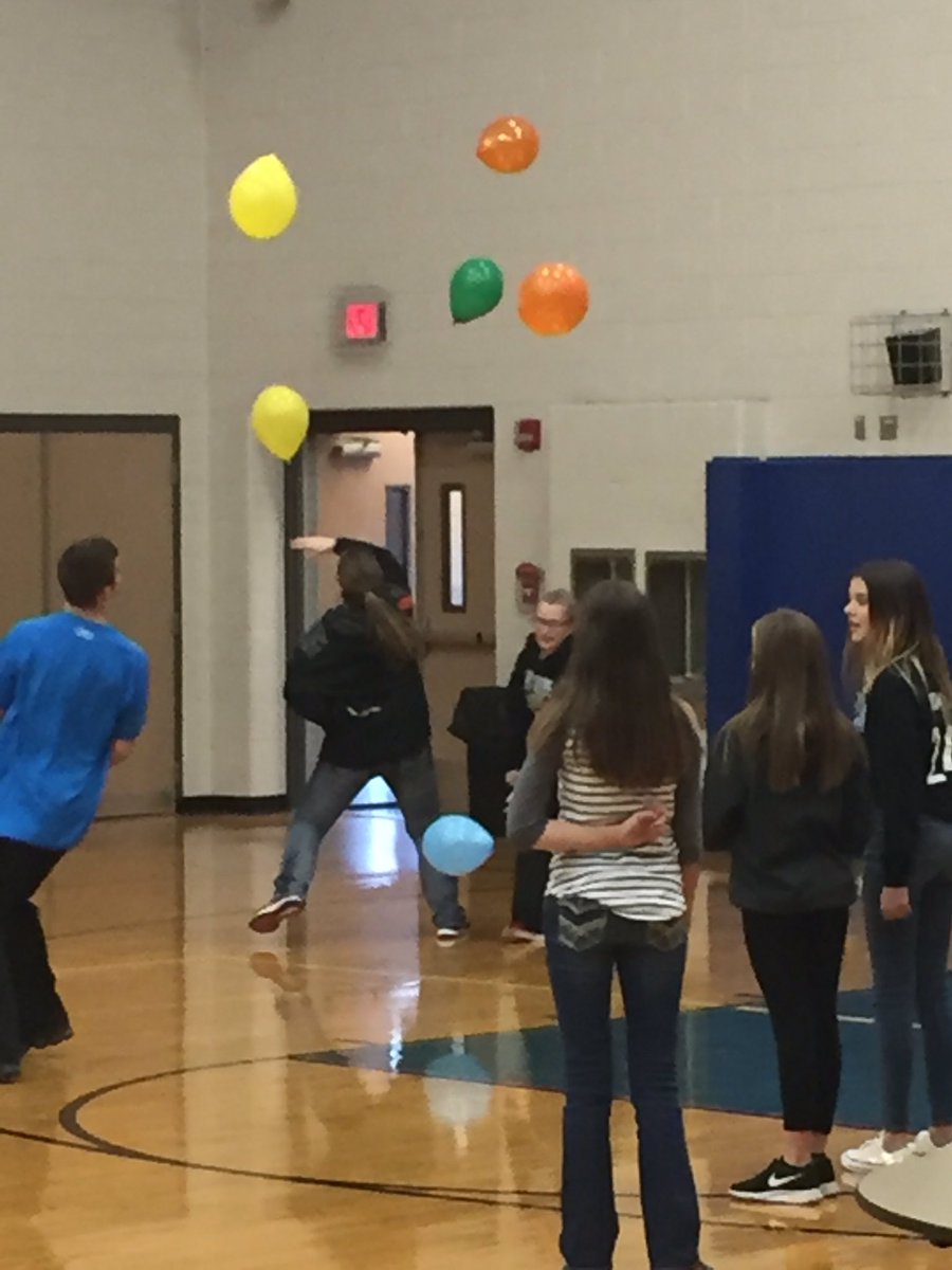 MrGehret's tweet photo. Team Virtue putting in some work at our Pep Rally #SS4Life @EMSroyals https://t.co/00AFQdnPHF