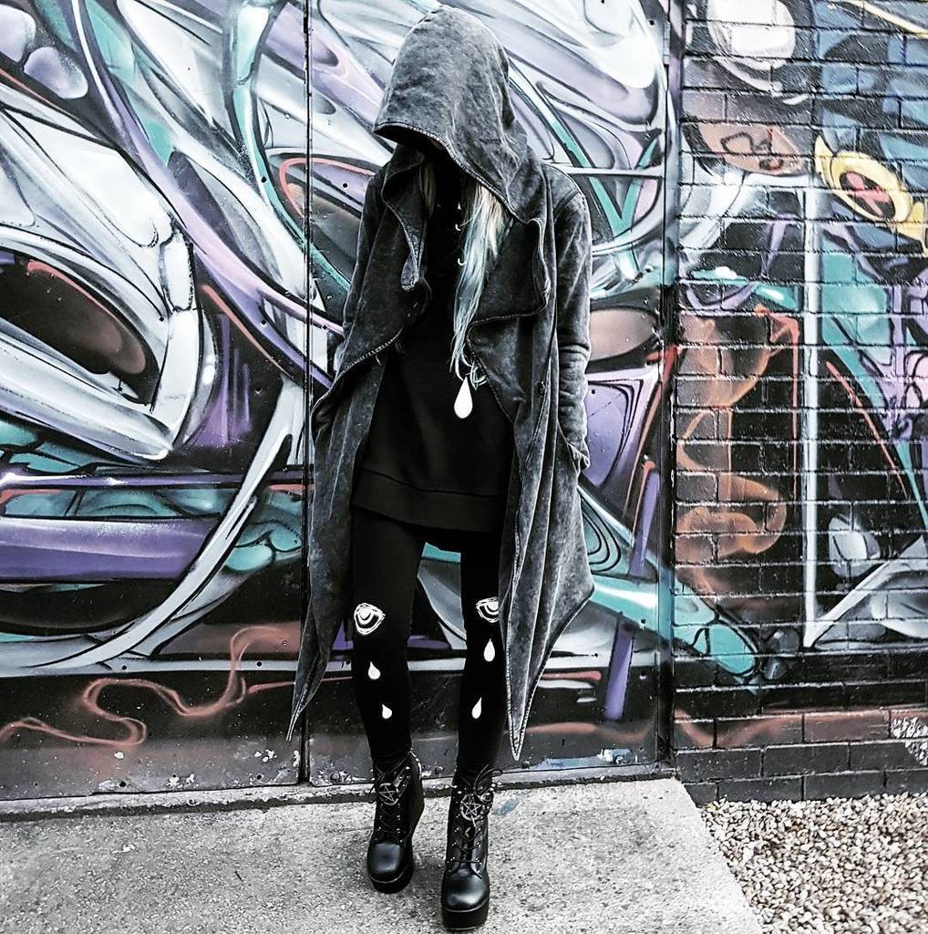 RogueAndWolf's tweet photo. 'DUSK' Unisex Cardigan coming soon with our NEW MoonDoll drop of designs!! ❤️💥🤘
And what else can you spot?? #earlyteaser 🙈
-
-
-
-
#rogueandwolf, #witches, #witchcraft, #witch, #witchy, #witchywoman, #witchythings, #witchesofinstagram, #alternat… https://t.co/EXOkttYltl https://t.co/M9WzMKYadm