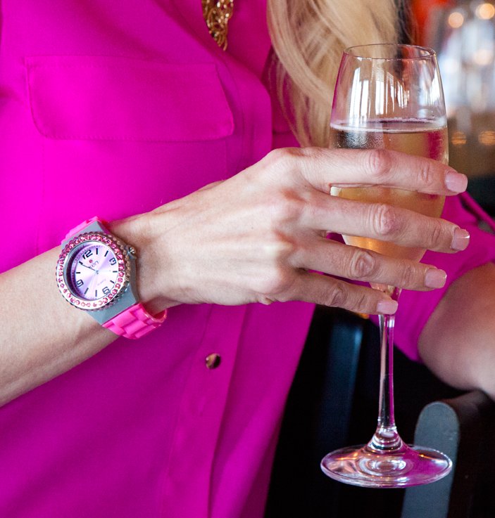 IkenWatches's tweet photo. You know what rhymes with Friday?  Champagne.  Celebrate the weekend Iken style!  #champagne #bubbles #TGIF #ikenwatches #sparkly #ikenwatch https://t.co/GLoxQel9UQ