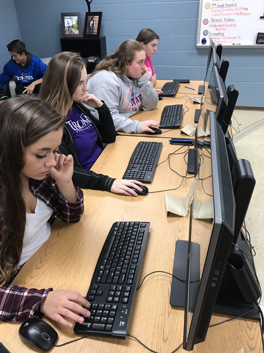 KathyWight1's tweet photo. I love it when it's 2:57pm Friday afternoon and my Accounting students @BilltownBombers are still rocking #closingentries!#WeAreBilltown https://t.co/gcfI08JmXC