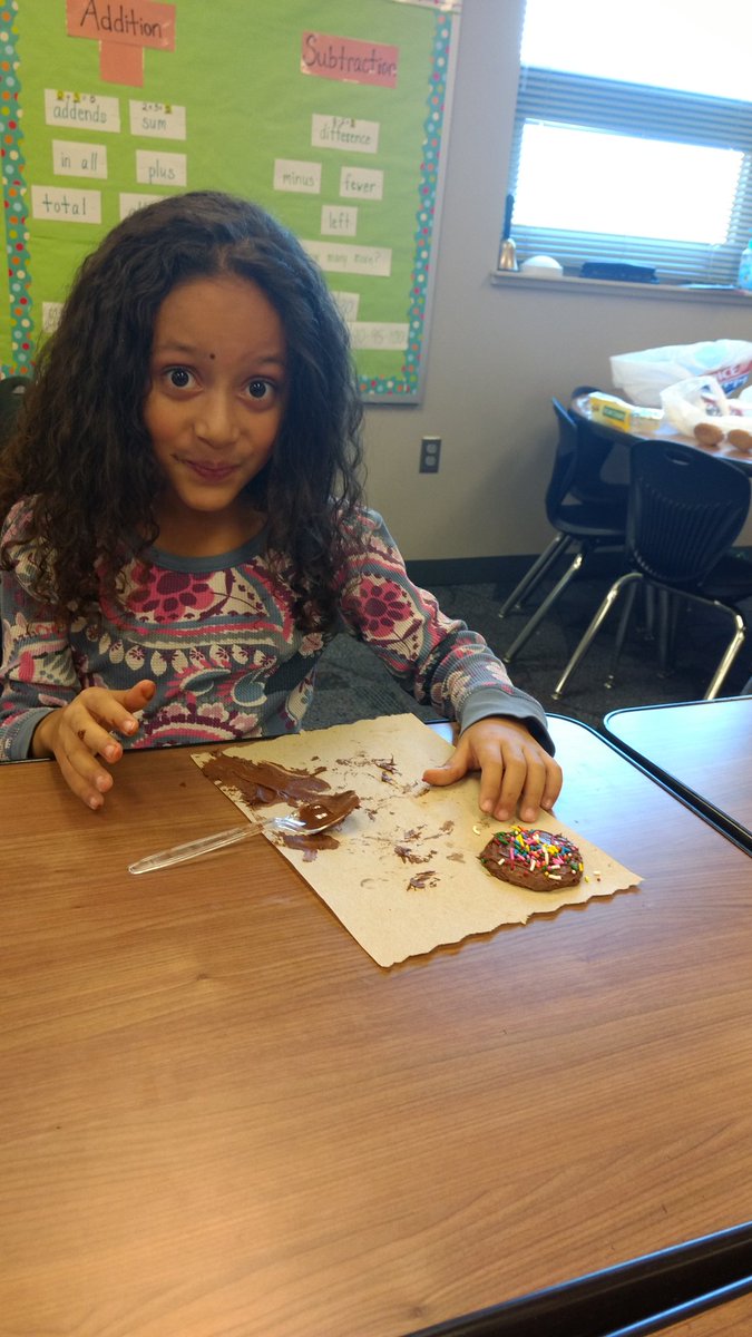Jones2ndgrade's tweet photo. Cookie party for our December Success Maker reward!!! 🍪😋 #OGPride #Tusd202Strong https://t.co/2zJAO2M4Yr