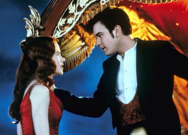 PuntaBrujaFilms's tweet photo. 📽 Mouling Rouge (Baz Luhrmann, 2001) ❤️💃🏻💎📝 https://t.co/FDYh921Um4