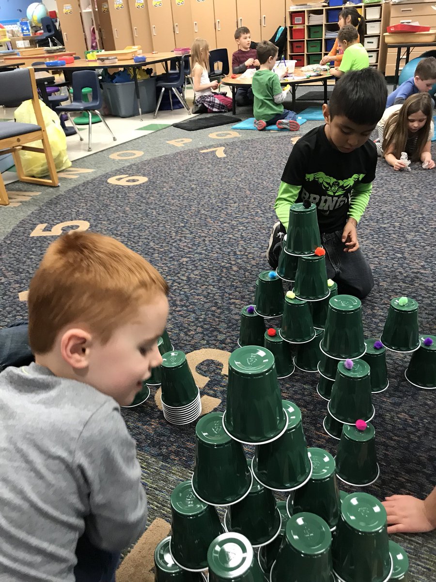 KellyKorbitz's tweet photo. Fun Friday -STEM Stations!
*Christmas tree building challenge!     #creativemindschristmas https://t.co/2NPkpFY8X7