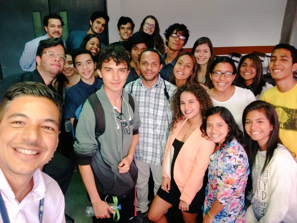 PabloHernandezB's tweet photo. Hoy participé como jurado en el debate competitivo de estudiantes de @CB_USB2017 de las secciones de #CSA211 del prof. Luis Teneúd ¡Excelente experiencia! #USBve #DebateCompetitivo https://t.co/ME4ope5UsU