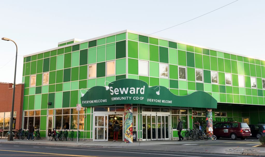 sewardcoop's tweet photo. The Seward Winter Frolic & Art Crawl is a 3-day celebration of art, culture & food. Join us at the #FranklinStore for festive samples and opportunities to browse gifts from local vendors. You can get cozy with live music from 11 a.m.–2 p.m. on Sunday, Dec. 3. https://t.co/1yo48yhAEH