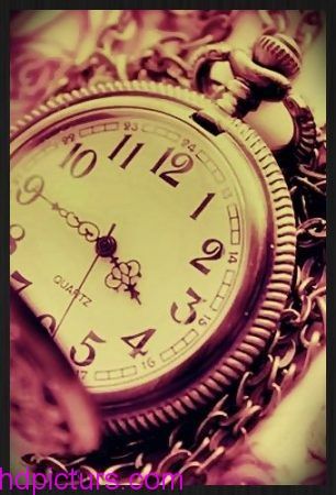 عندما يبدا الإهتمام بالتناقص عليك 
 التوقع بأن النهايه اقتربت وان الفراق 
 يختبيء بين الخلاف التافه