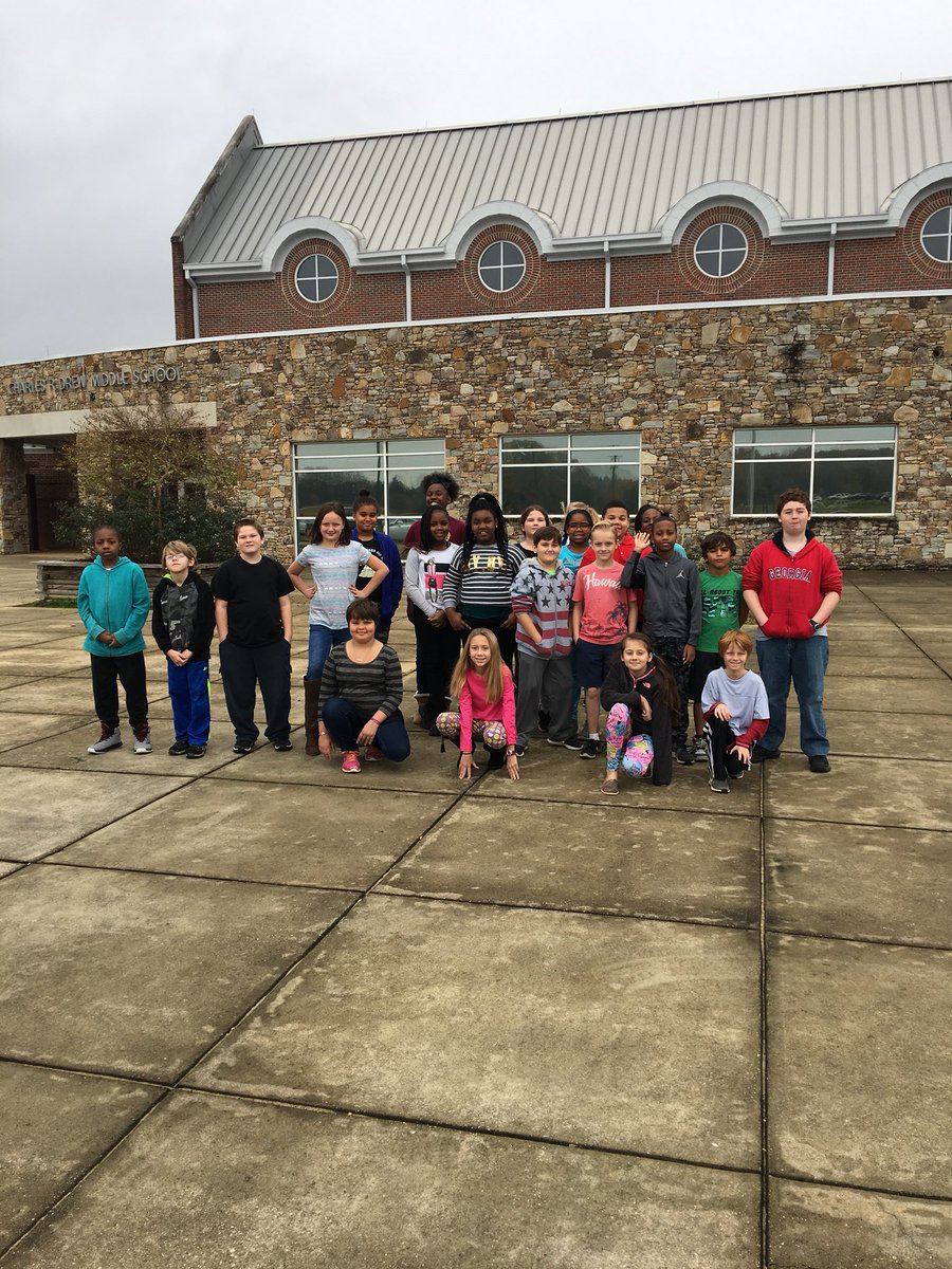 MrsJonesLES5's tweet photo. These future 6th graders enjoyed going to the middle school today for a Christmas play. #learningtolead @TCBOE_LES https://t.co/nLKvzGaFje