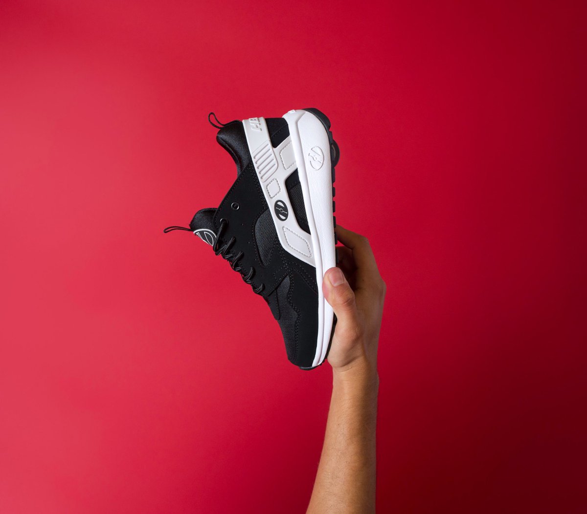 Heelysworldwide's tweet photo. Hit them with the Force π₯ #heelys Shop Force styles today on https://t.co/Lgx2KFxOWd #forceflex https://t.co/QRYRD6OKIk