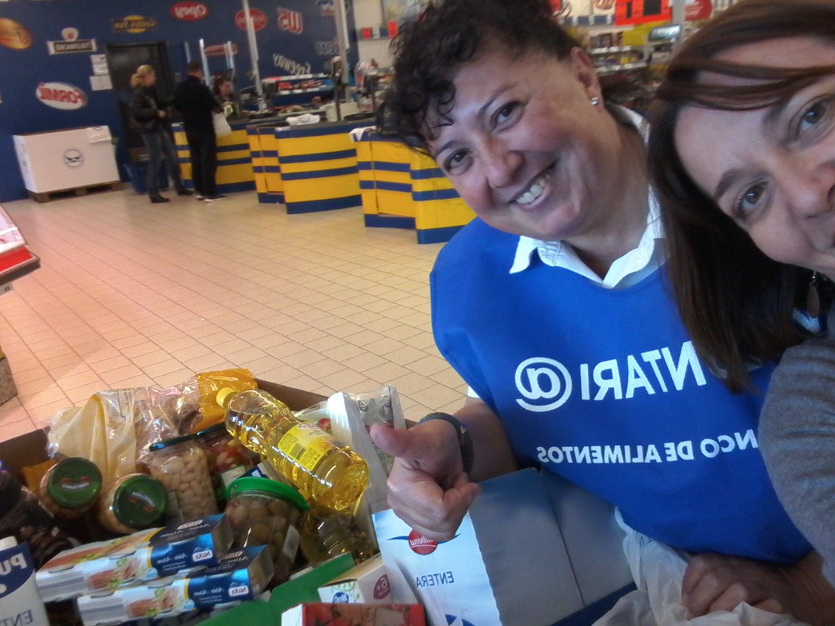 NatGilG's tweet photo. That was truly a rewarding and amazing #Friday #Volunteering for the campaign #GranRecogidadeAlimentos with @BancosolOficial #Thankfulness #Gratitude #Solidarity See you next campaign! https://t.co/UwDkpCe5Wk