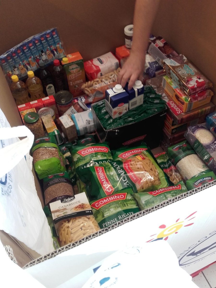 NatGilG's tweet photo. That was truly a rewarding and amazing #Friday #Volunteering for the campaign #GranRecogidadeAlimentos with @BancosolOficial #Thankfulness #Gratitude #Solidarity See you next campaign! https://t.co/UwDkpCe5Wk