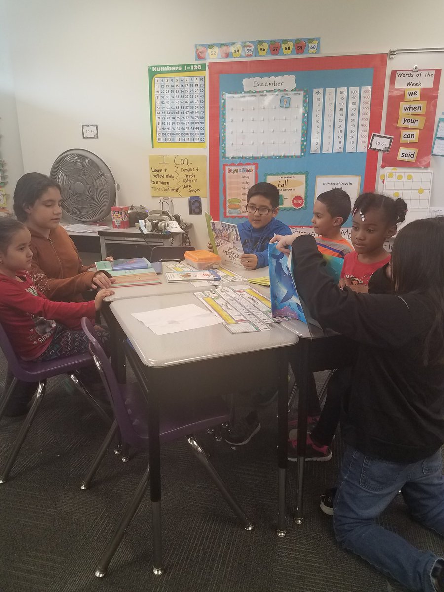 SunflowerElem's tweet image. Book buddies make reading fun!  Ms. Schmidt's fourth graders love reading to our first graders.