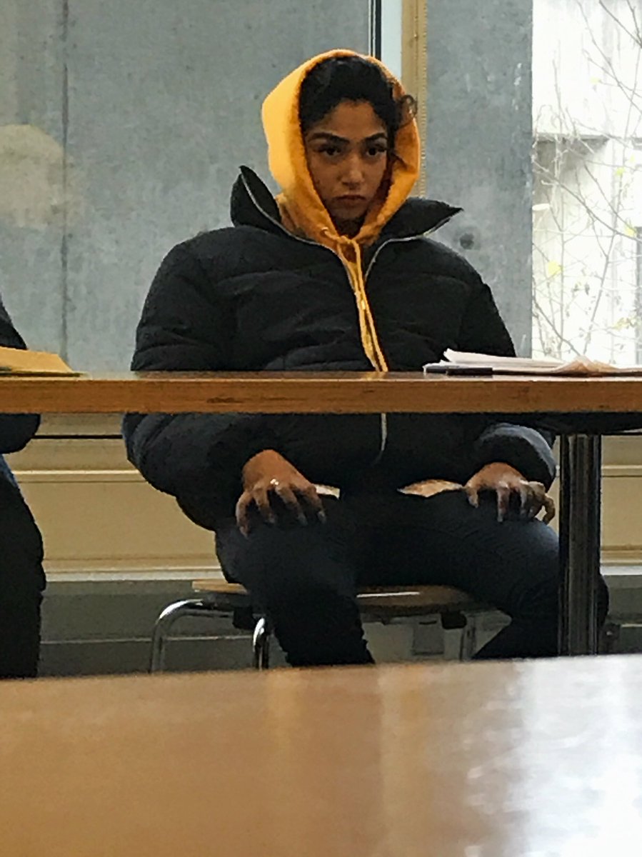 sarvanieloheimo's tweet photo. This is why no one talks to me at school. https://t.co/2cefgxUGCf