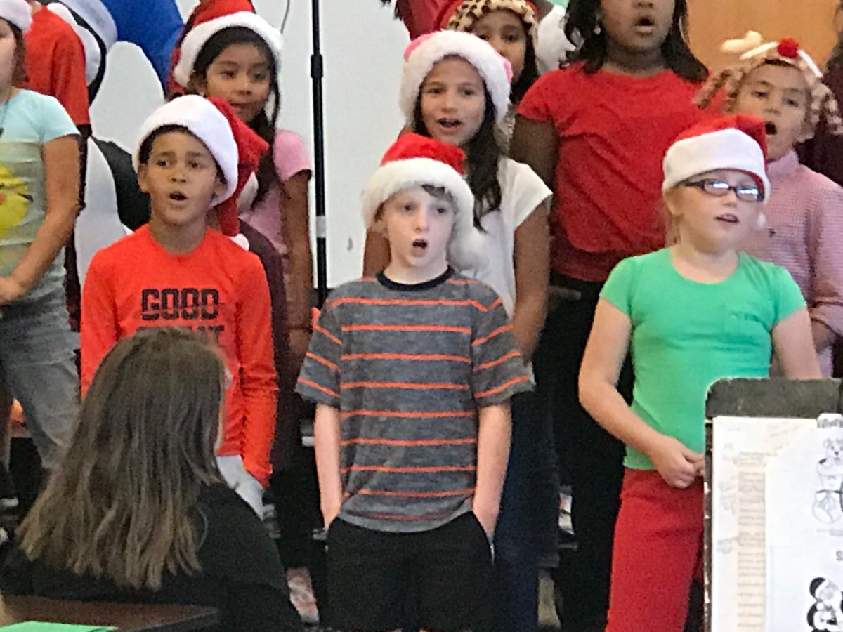 jacks3rdgrade's tweet photo. Spreading Christmas Cheer for all to hear! #ChristmasProgram2017 @ElemJacks 🎄🎅 https://t.co/kZY6qedw6J