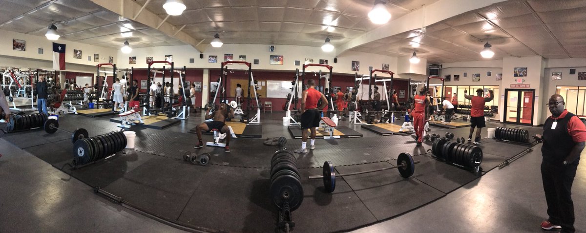 jpoth744's tweet photo. Getting better on #FASTFRIDAY #MavSavage #FrestyleFriday #PlayInDecember https://t.co/M21q1LUZiK
