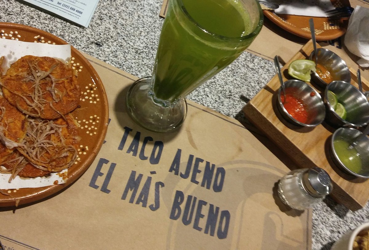 sansdelafu's tweet photo. Miren que delicia y que chulada. En el #Centro frente a Catedral #Puebla. ¡Por si ocupan! @comalcocina #enelcomal Felicidades @ljcuef 👏 https://t.co/IWFleThVXR