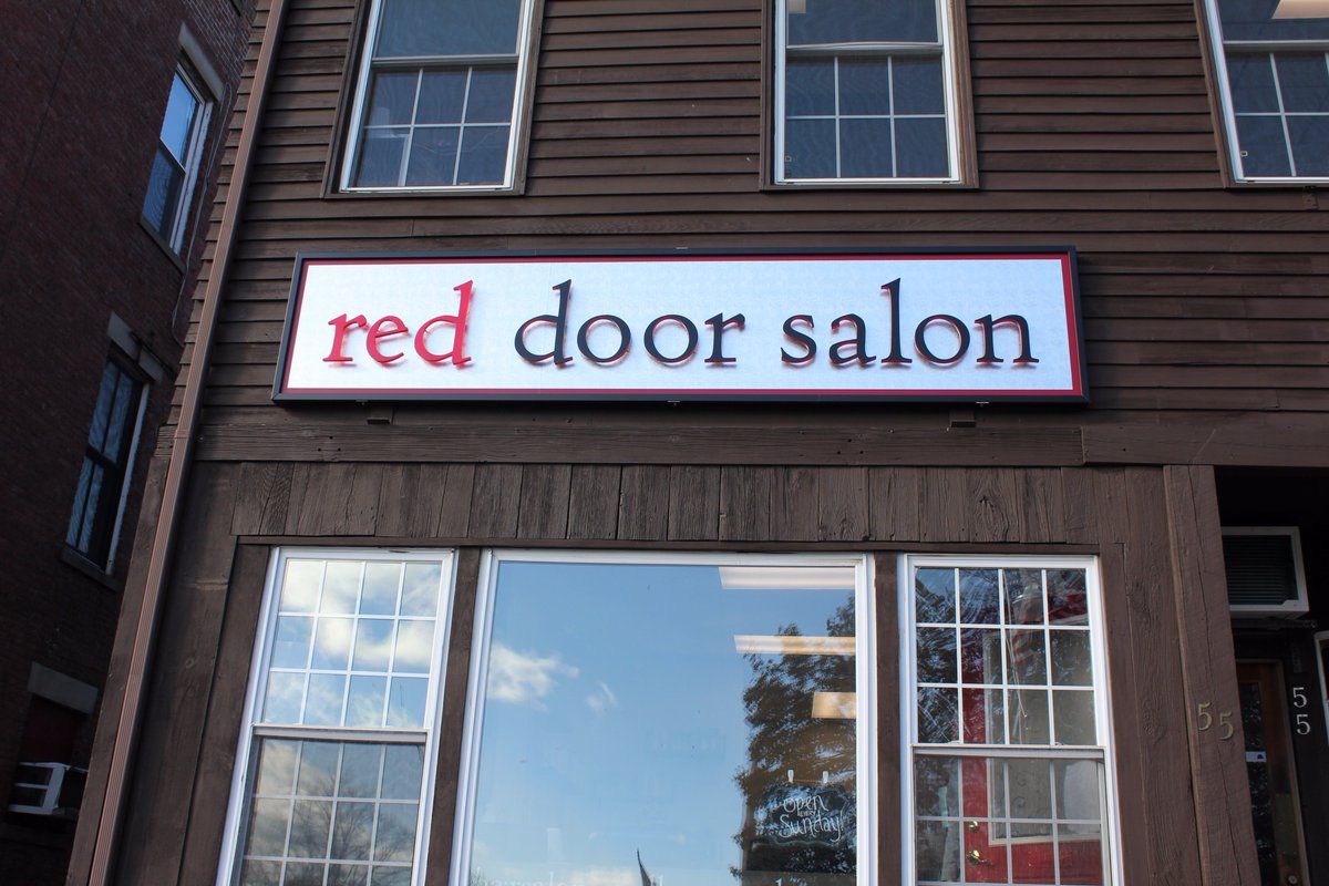 StandishStuff's tweet photo. It's #FeaturedFriday, and today we are featuring one of our FAVORITE customers Amherst's red door salon! Check out their gorgeous space! This is how it's done! https://t.co/WaNPgmtJDI
