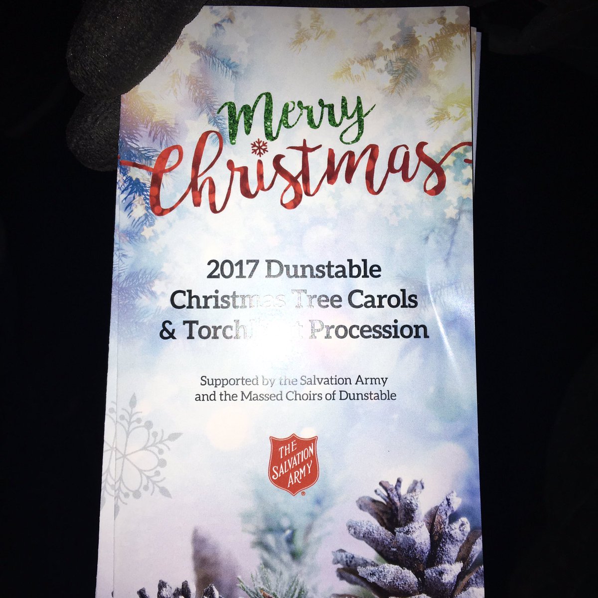 DunstableJC's tweet photo. Gr8 start to Christmas in Dunstable with Schools, Carols, Santa, Mayor @DunstableTC, Tree lights and light &amp; laser show finale @DunstableJC @englishsparrow - plus got my Xmas tree!! https://t.co/ncRGPZtllj