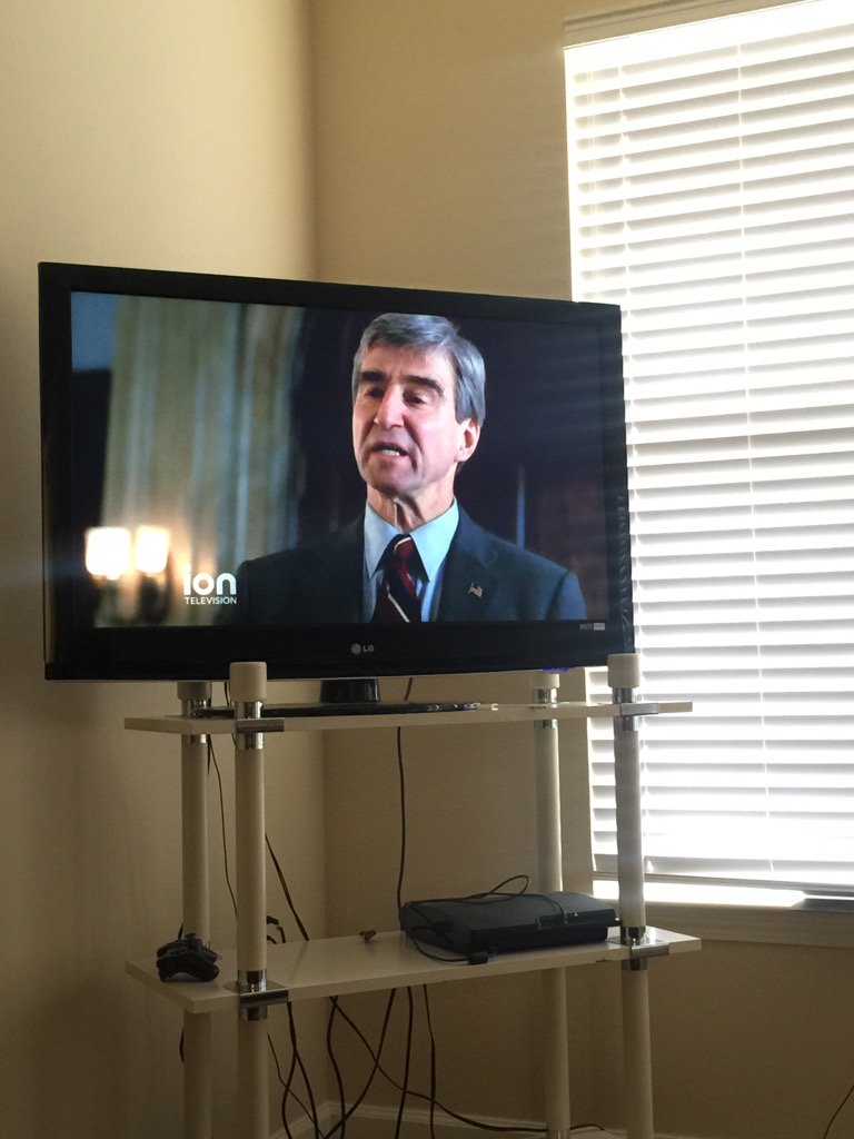 chinabtt's tweet photo. Relaxing with law and order reruns until Glory starts! #homesafeandsound #womancave #lazy #feetup #almostbetter #rib https://t.co/7cbF2Fb7tJ