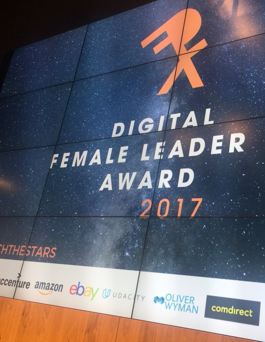 AnSiragusano's tweet photo. Great Evening - Happy to be part of it 😊#dfla #catchthestars #widi @Women_Digital @comdirect https://t.co/6oNvo5Bg4O