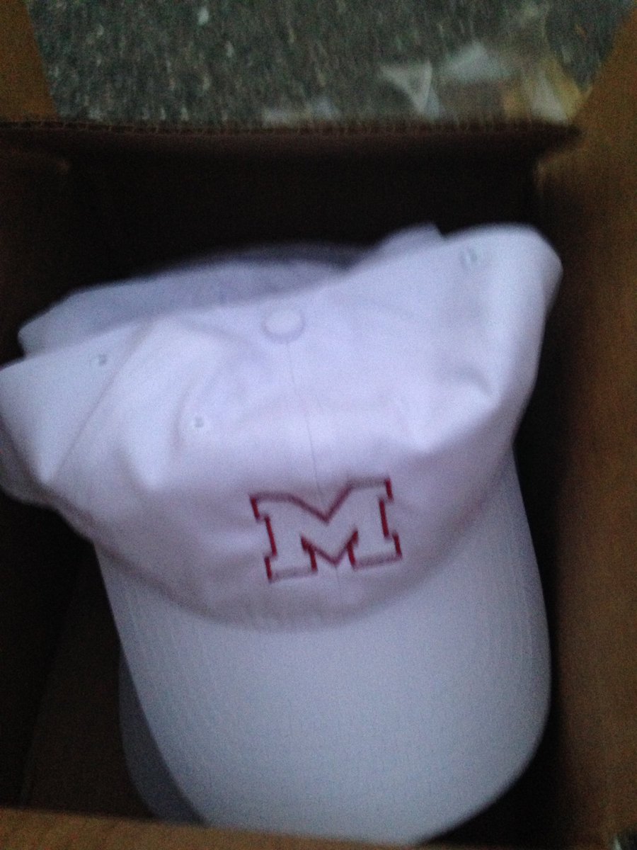 WoolieStore's tweet photo. Picked up more new items for the Chain of Lights. Sunday 9-4 at Shaw School.  Cash or Check only please. Fleece $35 Hat $20 https://t.co/GI7OZN069Q