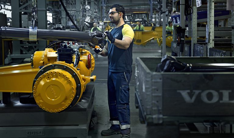 MikeOnMachines's tweet photo. New Toronto-area parts facility will be a big help to @VolvoCE_NA dealer #Strongco. From the @EquipJournal site: https://t.co/8FGBd0rS7d https://t.co/lb9a9owRvL