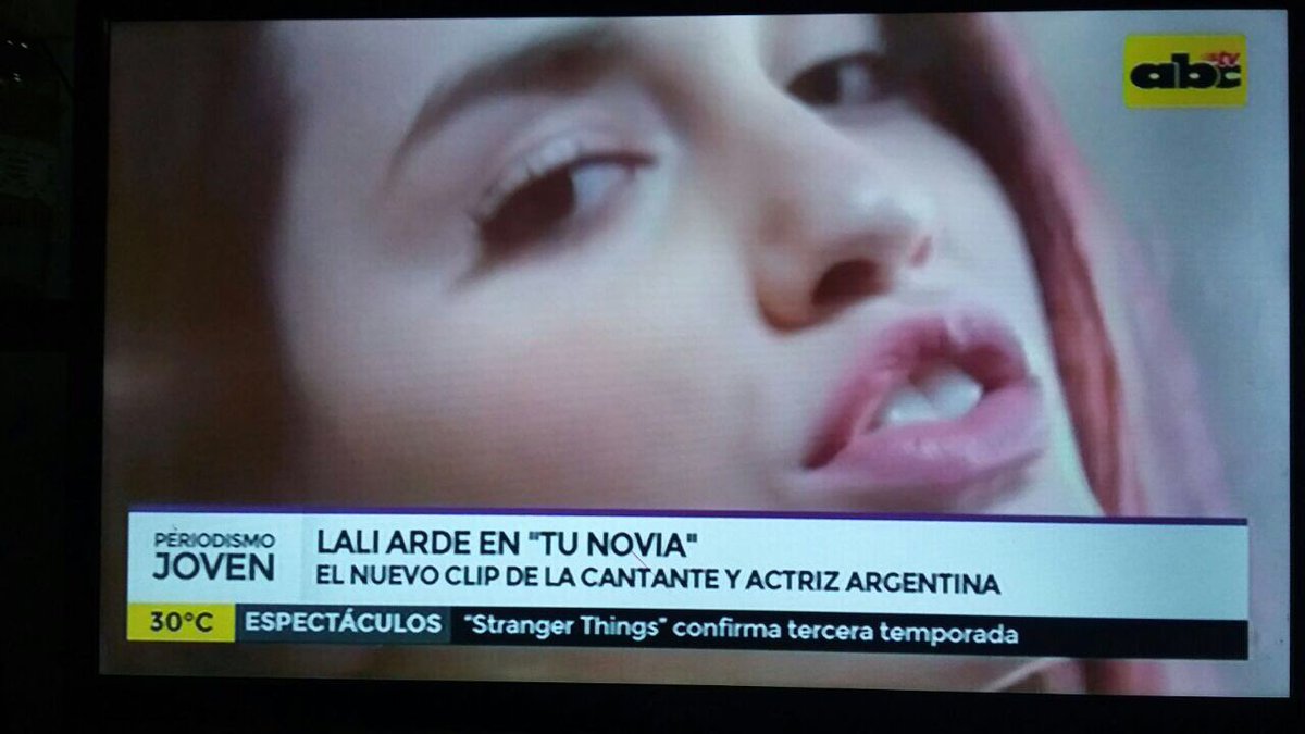 FCOLaliPy's tweet image. &quot;@laliespos arde en su nuevo clip&quot; TREMENDO video que ya se estrena en Paraguay gracias a #PeriodismoJoven por @ABCTVpy! 🇵🇾🎥🔥 #TuNoviaByLali #TuNoviaVideo 
Gracias totales @jorgecoronel