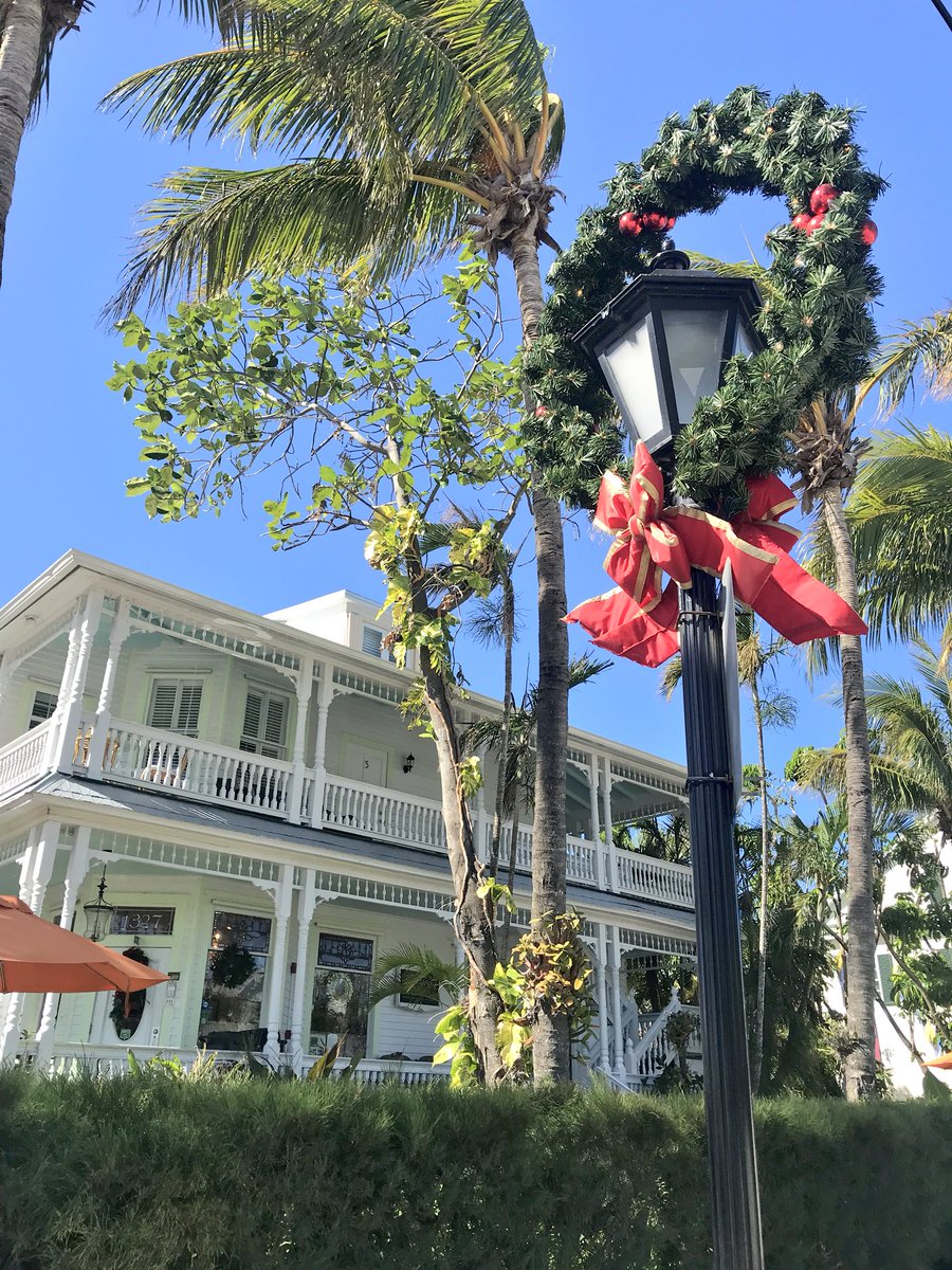 mcguirereports's tweet photo. Key West does Christmas 🌴 #keywest #florida #holidays https://t.co/MUdiYZLjjl