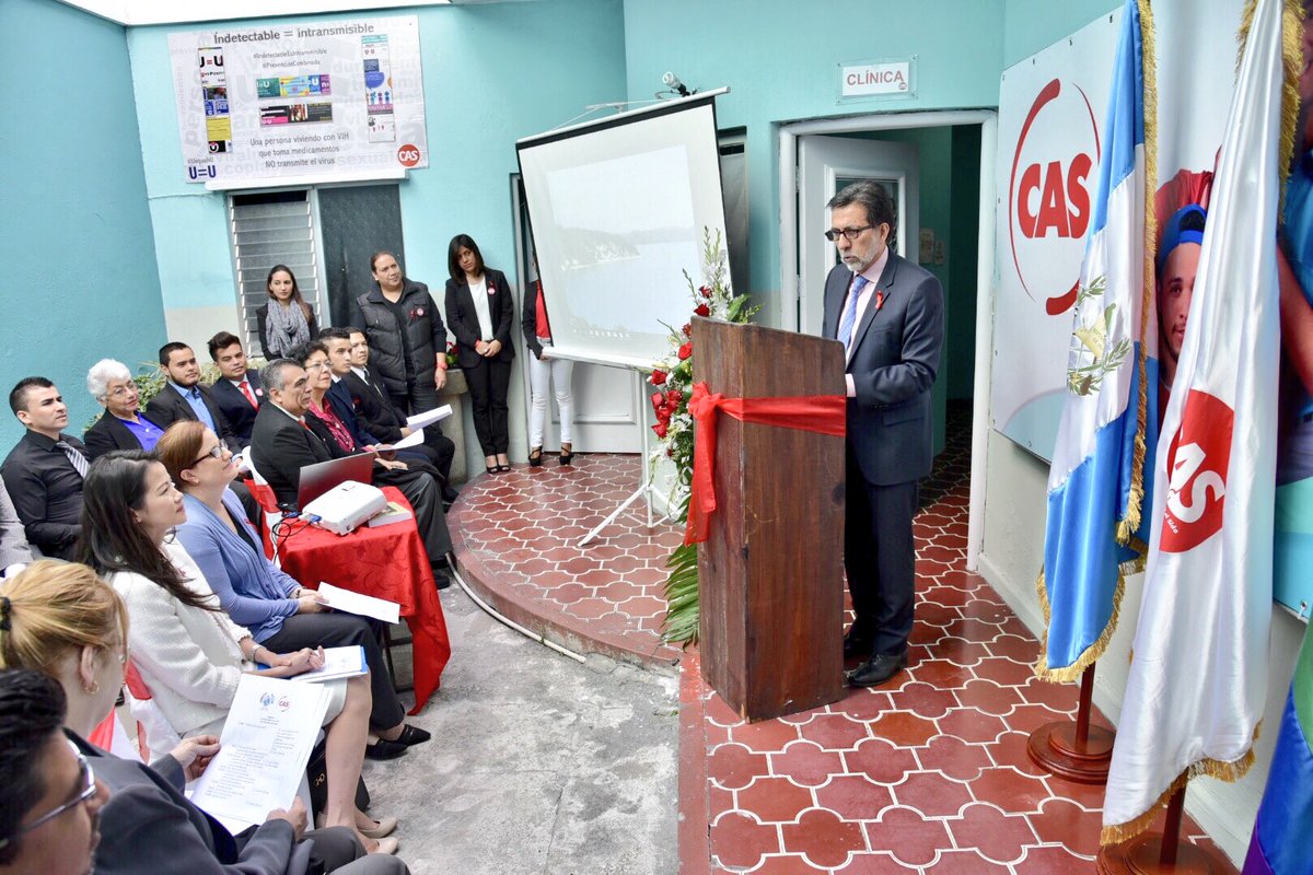 usembassyguate's tweet photo. #EmbArreaga visitó clínica #VICITS Colectivo Amigos contra el #SIDA en conmemoración #DíaMundialDelSida https://t.co/1hn3YD0lfH