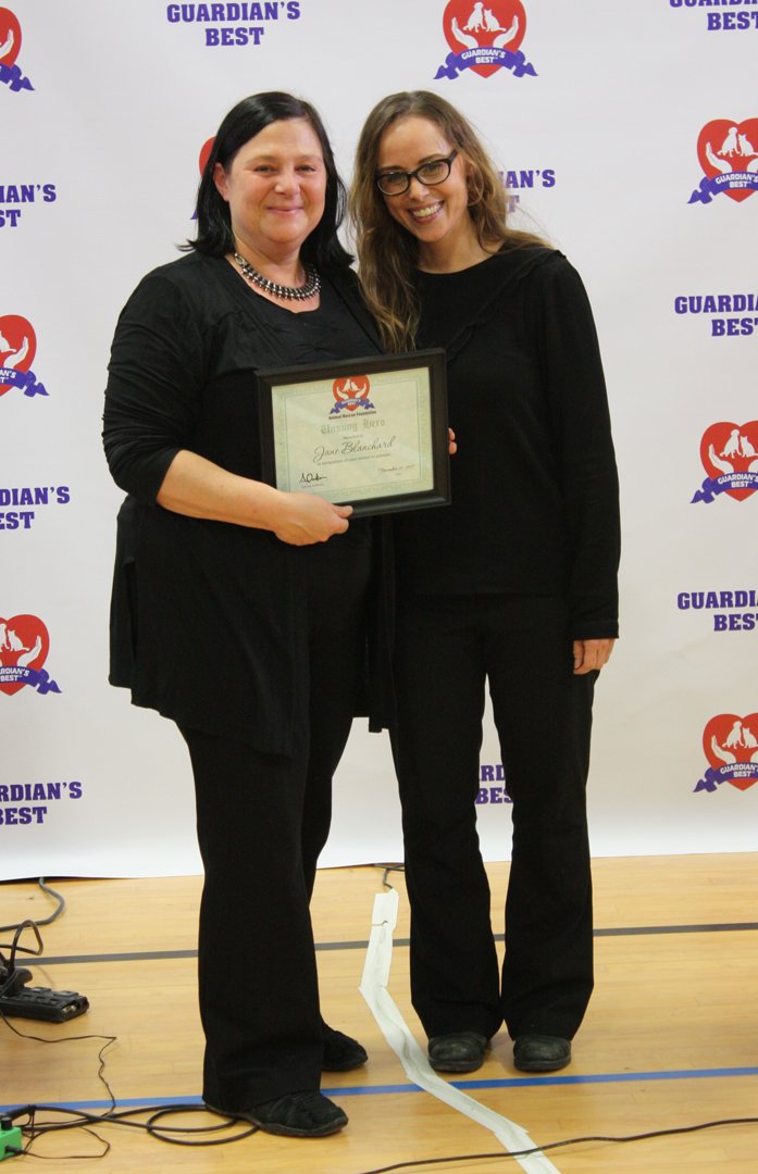 GuardiansBest's tweet photo. Refuge Kitty-Kat Rescue president Nancy-Ann Michaud presents an Unsung Hero Award to Jane Blanchard at last Saturday's #Party4Paws #petlovers #petrescue https://t.co/Gs8bBNs6FI