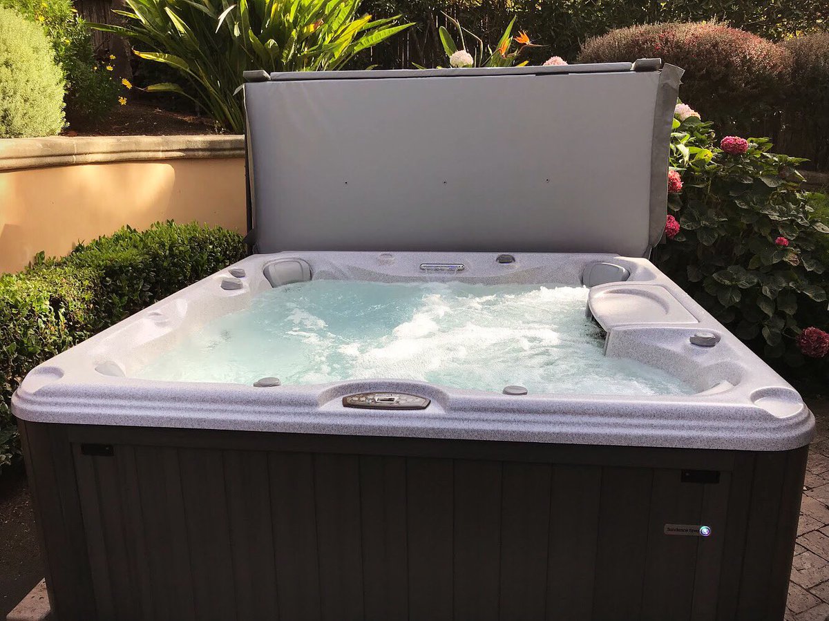 blackthornespa's tweet photo. We work hard to make every installation a breeze!
Wishing you a wonderful relationship with your spa 😊
#spadelivery #TGIF https://t.co/4fIPOQNNYZ