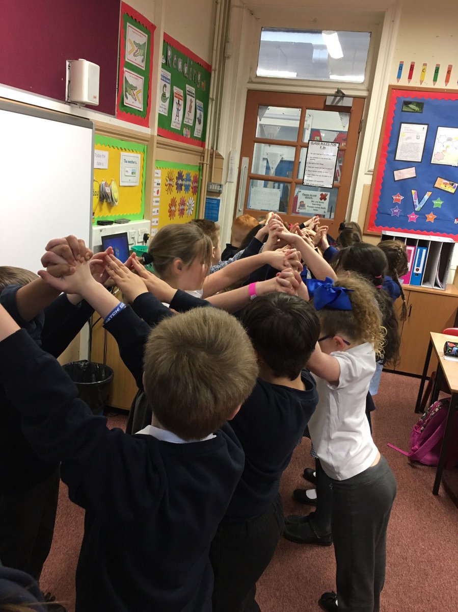 WBurghPrimary's tweet photo. P3b using the conscience alley technique to help understand and predict what a character should do in a story. #BookWeekScot #WillybugsRead https://t.co/6dO2iZ9MGY