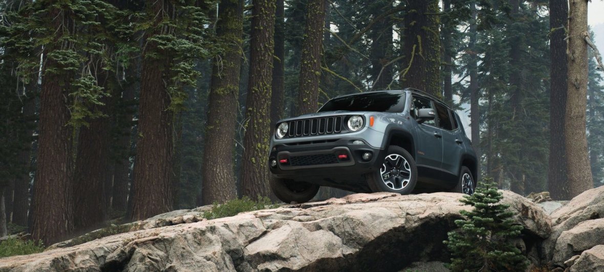 1stChrysler's tweet photo. Enjoy yourself this weekend with the sleek and stylish #2017 #Jeep Renegade! https://t.co/wdtiUpd8yL