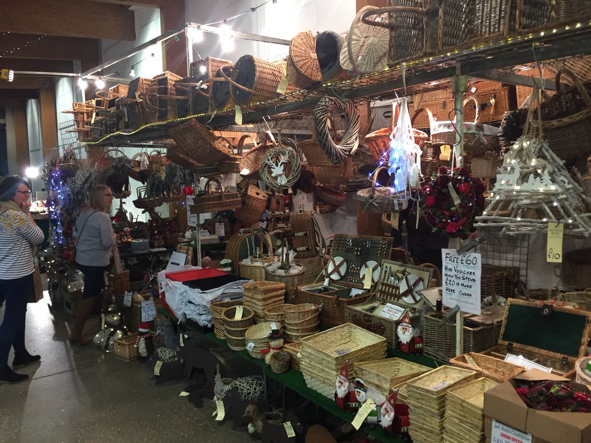 Great to have a sneak peek of #FoodandGift17 this evening.

Plenty of local produce on offer, craft and gifts too, plus entertainment and more. Open Saturday &amp; Sunday this weekend.