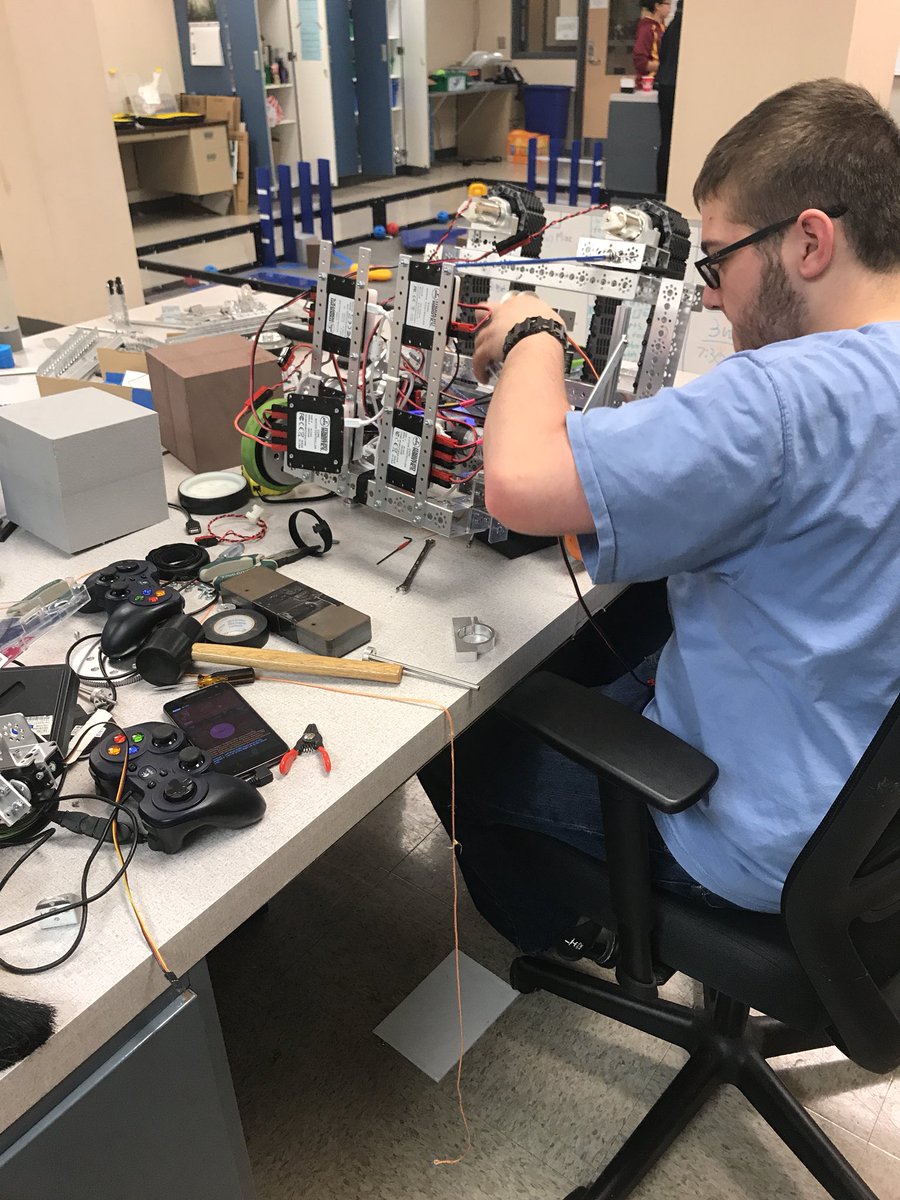 LooseScrewsTeam's tweet photo. Getting ready for our first tournament tomorrow! We’re super excited! https://t.co/eADTdcfWrL