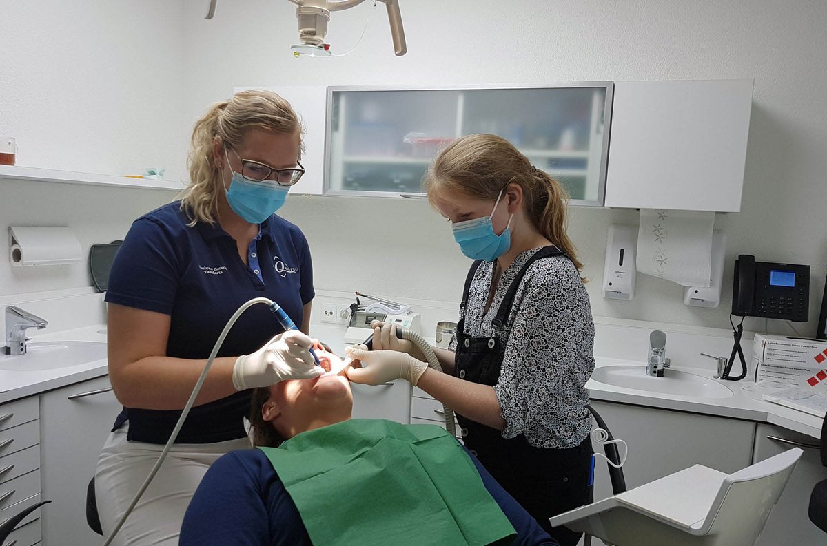 Eva wil tandarts worden - hier haar verhaal van een super middag! kids-alblasserdam.nl/dromen/eva-10-… #Alblasserdam #kidsalblasserdam #tandartsinopleiding #tandartspraktijk #quadrant
