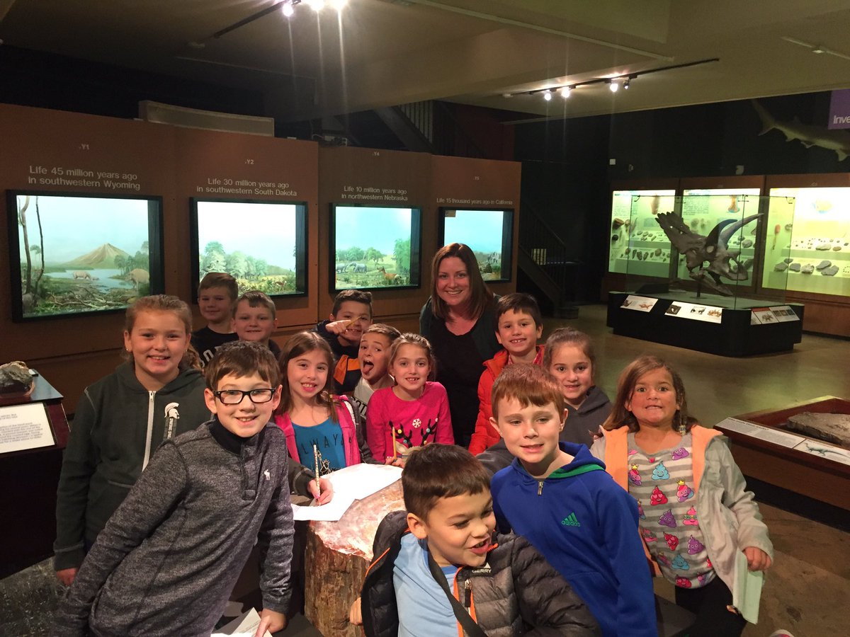 hewitt_mr's tweet photo. Ann Arbor Natural History Museum. We were able to learn about Animal Studies, Fossils, and the Moon Phases all in one trip. :) https://t.co/CEbXQRFZqs