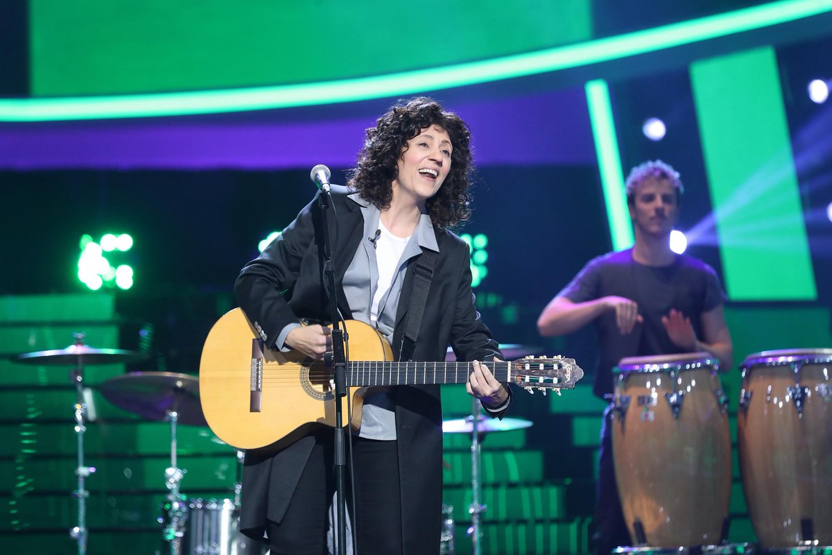 pepaaniorte's tweet photo. Quería @RosanaOficial ha sido tan bonito poder cantar este temazo tuyo que tantos recuerdos me trae. #TCMS10 https://t.co/2IpHVjnLNw
