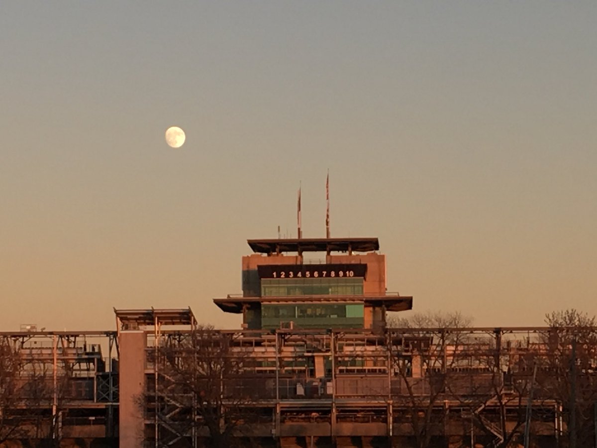 Mr_McFergus's tweet image. Moonrise over the @IMS #pagoda