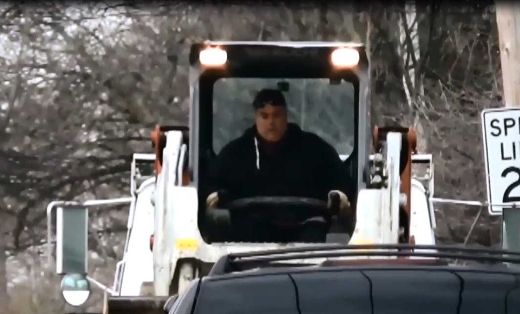 CarlMonday_19's tweet photo. 'Background noise' leads to new fraud conviction for imprisoned trash hauler we first exposed in 2014 https://t.co/OoeO4ypaIB  @cleveland19news https://t.co/C121gLg3Pf