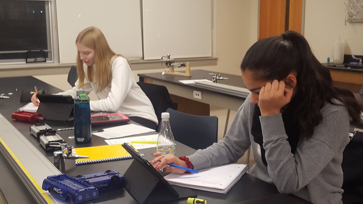 MrElliotLui's tweet photo. I love my first time competitors! #ScienceOlympiad #EveningPrep https://t.co/pusdj8WaGk