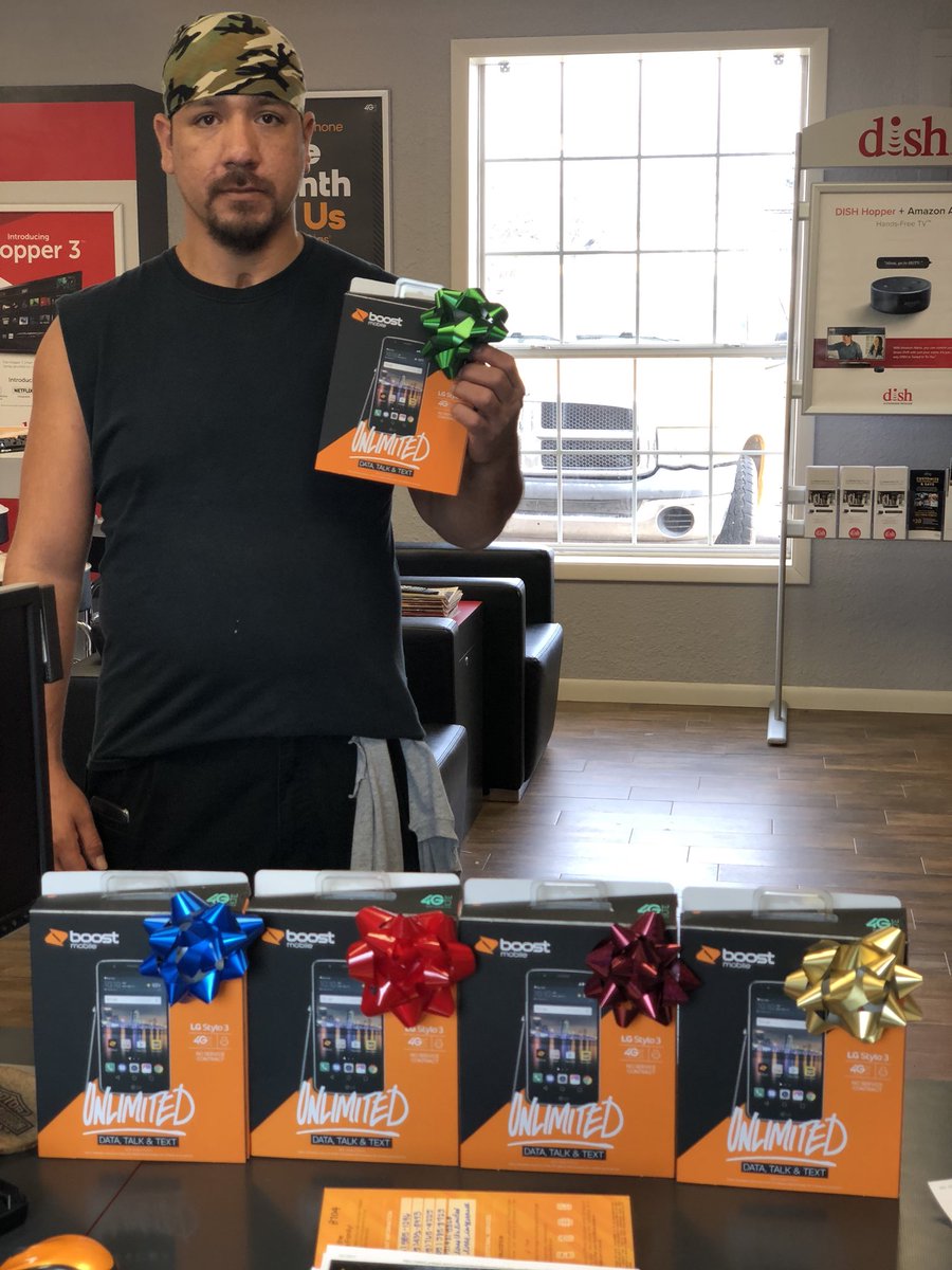 MichelleFikesOK's tweet photo. #Quality #GotaUnicorn #BiggerisBetter #5linesAllStylo3s #MarcecoOTM @MW_Marceco @Dk1team1dream @MarcecoSales @JonDBlitz @KellyEveleigh @Jeff_Mosbauer @alexiaautin @boostmbilerandy @BoostQuality https://t.co/qtmw1kINHb