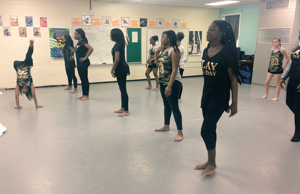 FMSDanceSC's tweet photo. Dress Rehearsal today! Preparing for our concert next Thursday! https://t.co/nqh3PsEoij