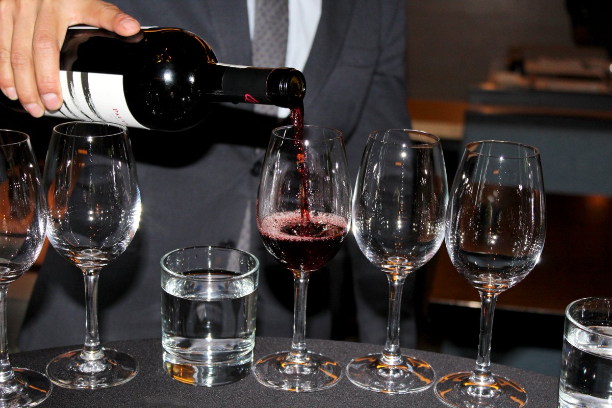 MarketKitchenDF's tweet photo. ¡Que comience el fin de semana! #marketkitchenCDMX #marketkitchenExperience #fridaymood #friday #winelover #wine #relax #winestagram https://t.co/1E5hKK7SCB
